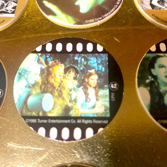 WIZARD OF OZ VINtAGE 90’s POGS GROUP OF 20 DIFFERENT SCENES - Picture 10 of 13